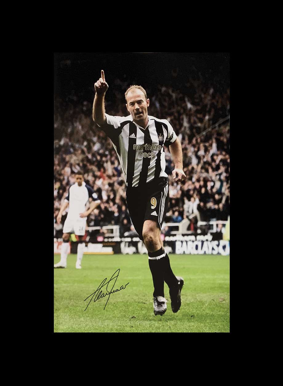 Alan Shearer signed 30x20 Newcastle United photo - Unframed + PS0.00