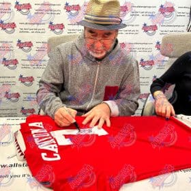 カントナ直筆サイン入りマンチェスター・ユナイテッドシャツ 本物記念品