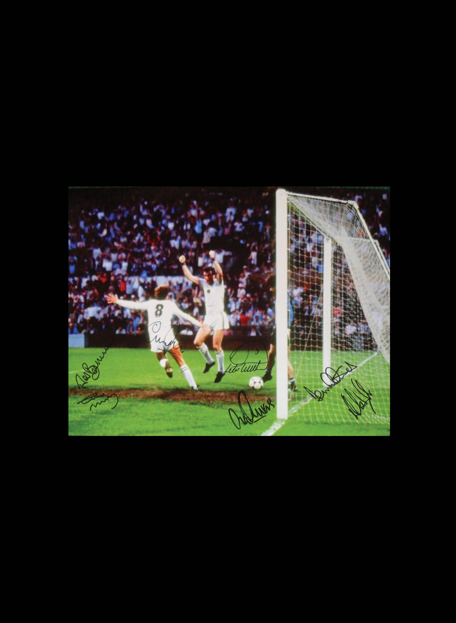 Aston Villa signed 1982 European Cup Final photo signed by 7 - Unframed + PS0.00