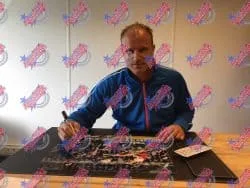 Foto firmada por Dennis Bergkamp del Arsenal (1) - Imagen 2
