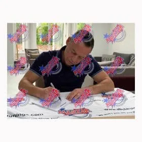 Paul Dickov signeerasi käsinmaalatun vuoden 1999 pudotuspelien finaalin Subbuteo-tyylisen esillepanon - Kuva 4