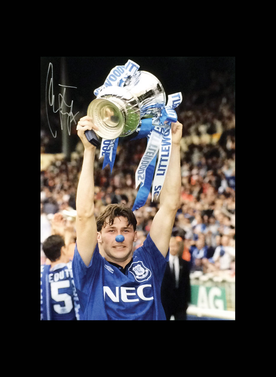 Duncan Ferguson signed Everton 1995 FA Cup Final photo - Premium Framing + PS45.00