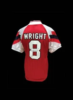 Ian Wright aláírta az Arsenal 1994-as retró mezét - 1. kép