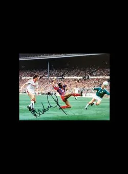 Ian Wright podepsal fotografii s Crystal Palace - Obrázek 1