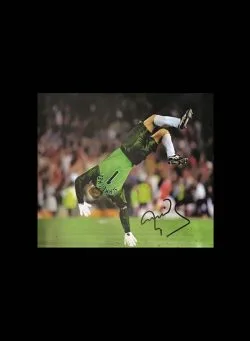 Peter Schmeichel firmó una foto de 1999 - Imagen 1
