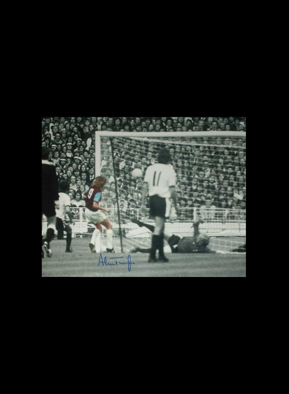 Alan Taylor signed 1975 FA Cup Final photo. - Premium Framing + PS45.00
