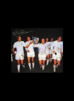 Foto 10x8 bertanda tangan Martin Chivers. - Gambar 1