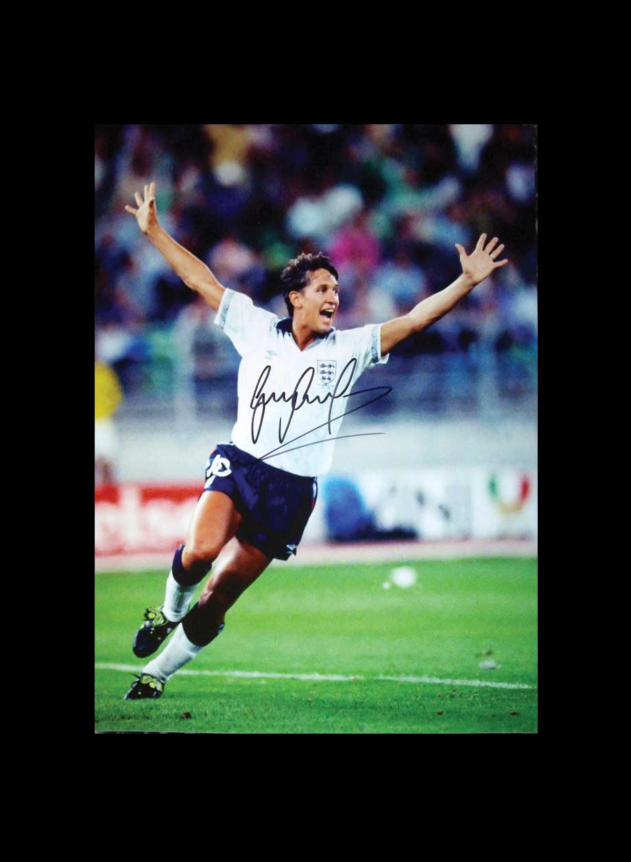 Gary Lineker signed 1990 World Cup photo - Unframed + PS0.00