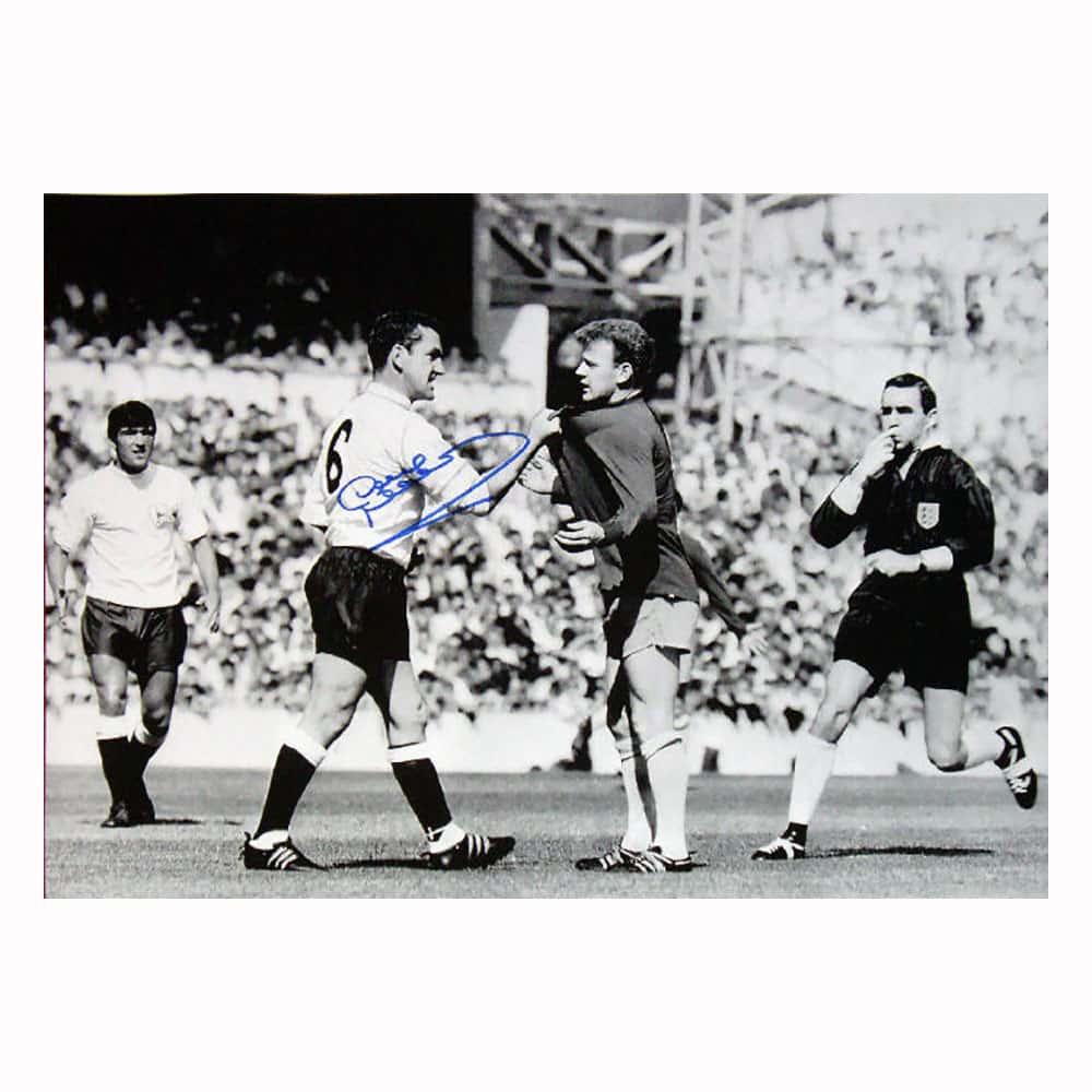 Dave Mackay signed 16x12 photo.-image-2238