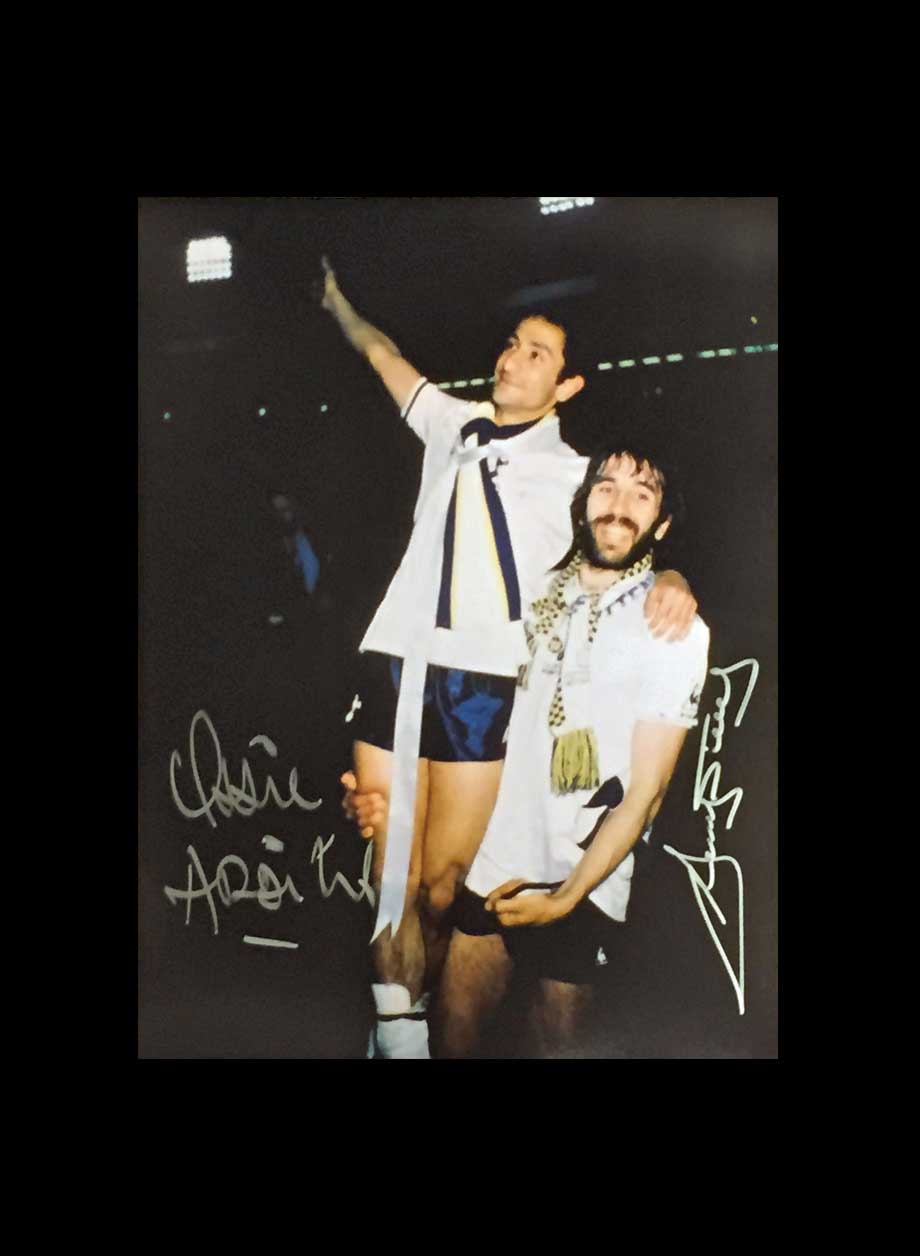 Ossie Ardiles & Ricky Villa dual signed photo - Unframed + PS0.00