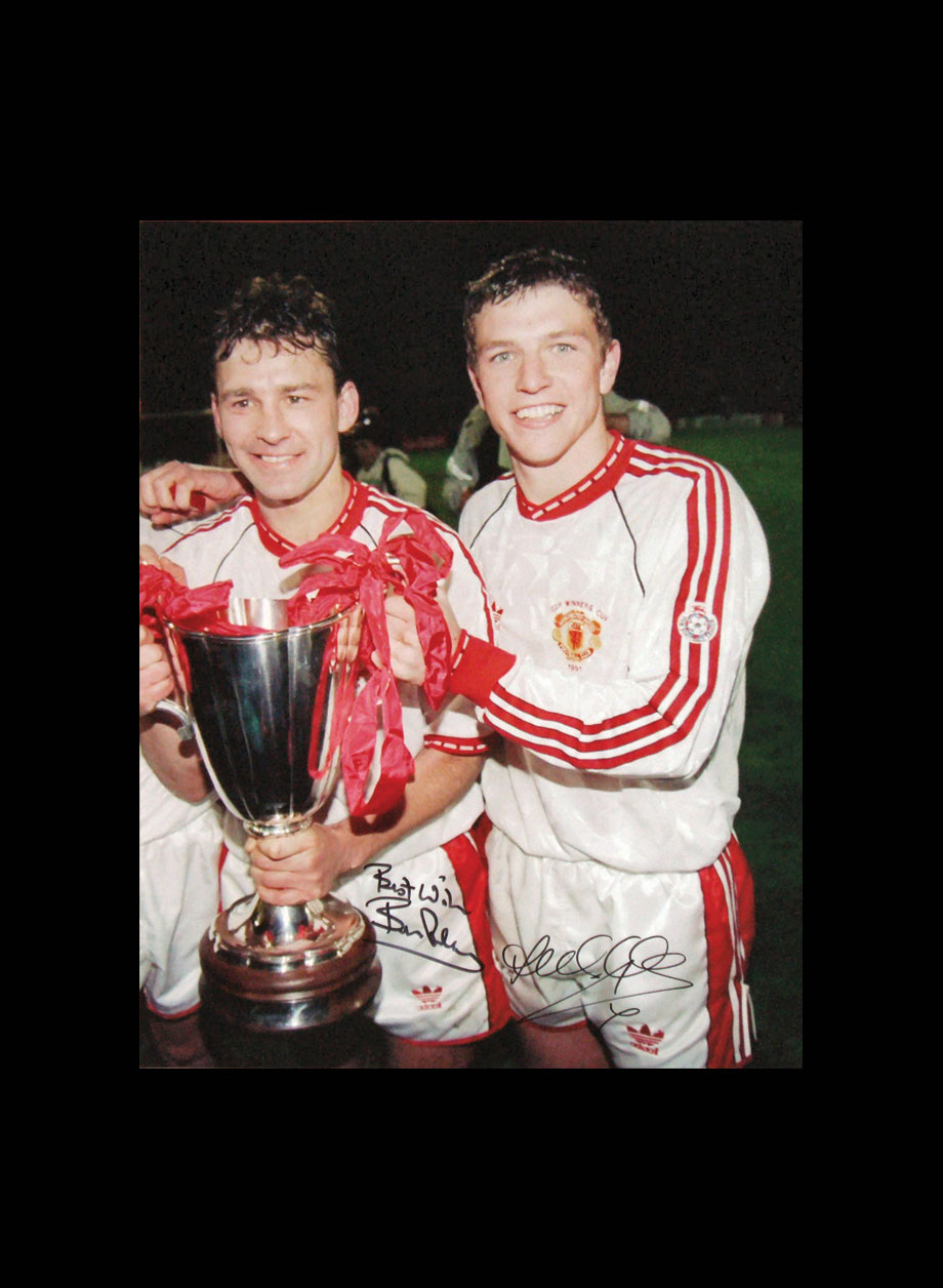 Bryan Robson & Lee Sharpe dual signed photo - Unframed + PS0.00