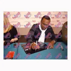 シュガー・レイ・レナードのサイン入り16×12写真対ロベルト・デュラン