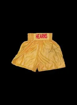 Thomas „Hitman” Hearns podpisał bokserskie spodenki – zdjęcie 1