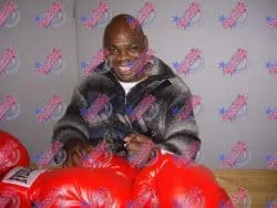 Iran Barkley aláírta a bokszkesztyűjét - 2. kép