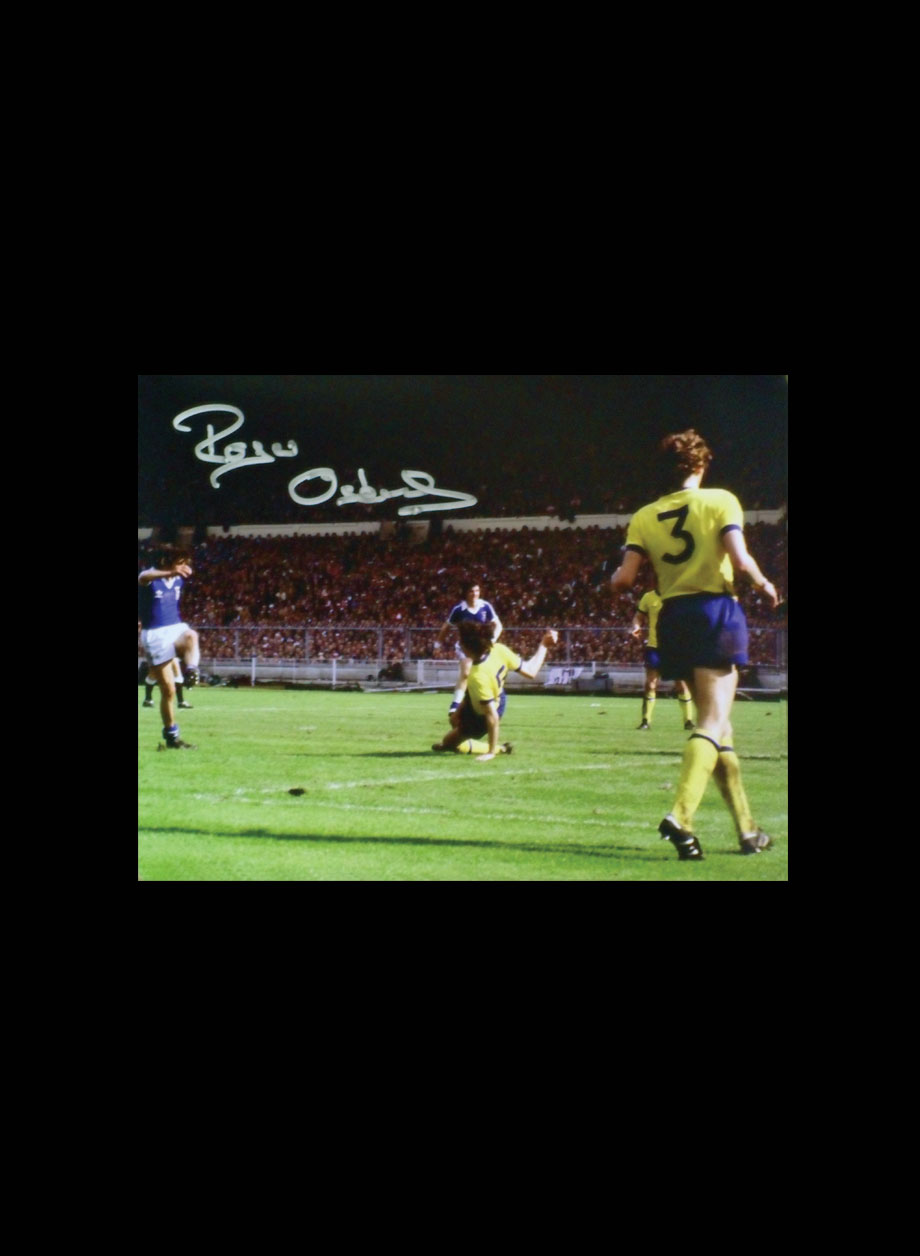 Roger Osbourne signed FA Cup Final photo - Unframed + PS0.00