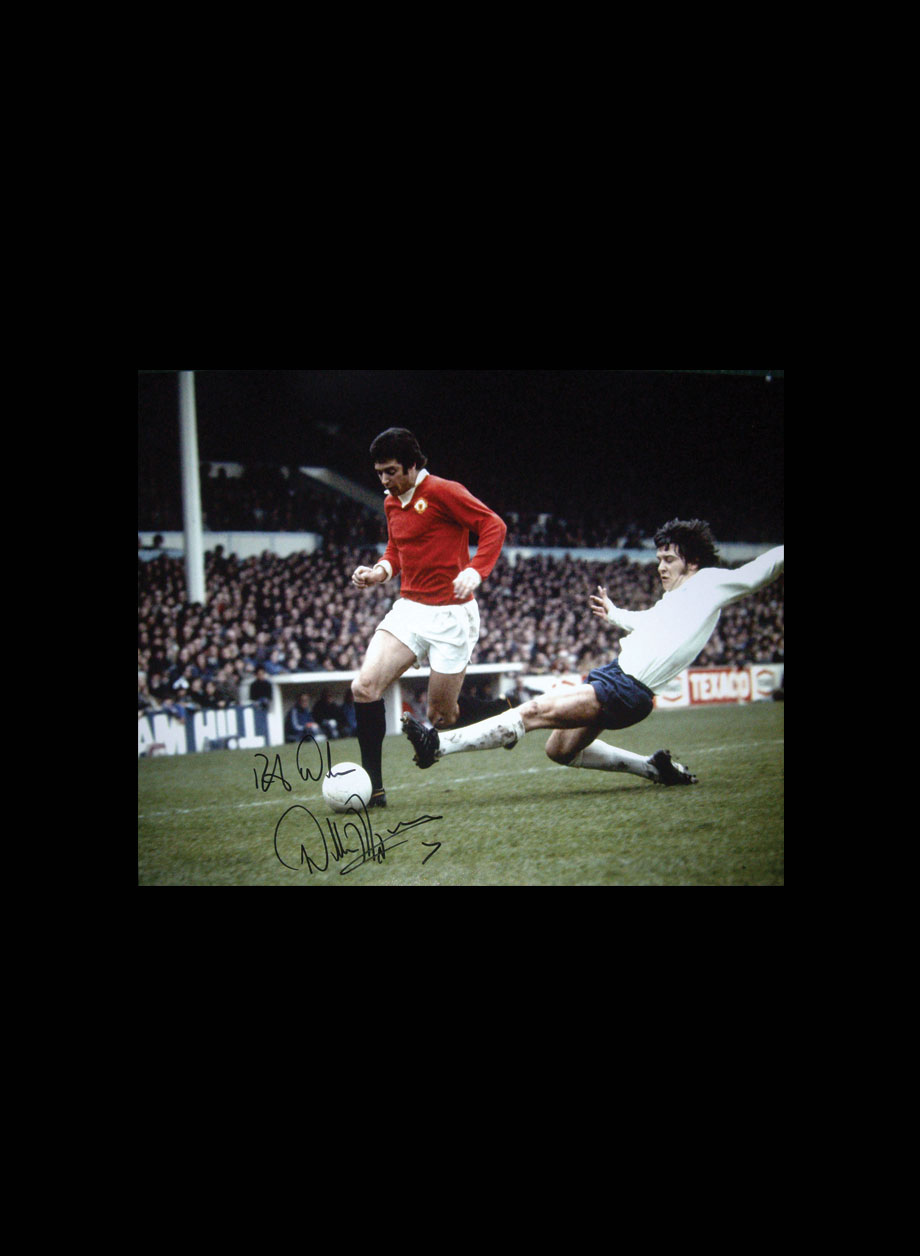 Willie Morgan signed Manchester United photo - Premium Framing + PS45.00