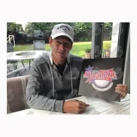 Razstava dresov z dvojnim podpisom Solskjaerja in Sheringhama v okvirju - slika 5