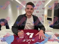 デクラン・ライスがウェストハム・ユナイテッドの2019/20ホームシャツにサイン - 画像2