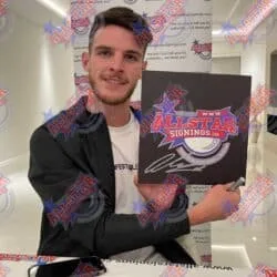 デクラン・ライスがウェストハム・ユナイテッドの2019/20ホームシャツにサイン - 画像3