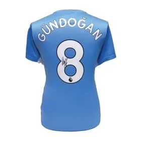 Ilkay Gundogan menandatangani jersey Manchester City - Gambar 1