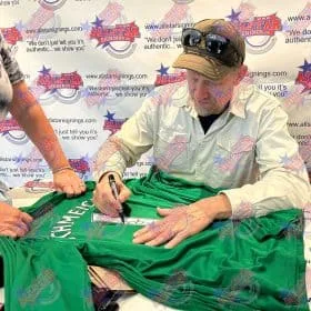 Peter Schmeichel at Edwin Van Der Sar double signed shirt display - Larawan 2